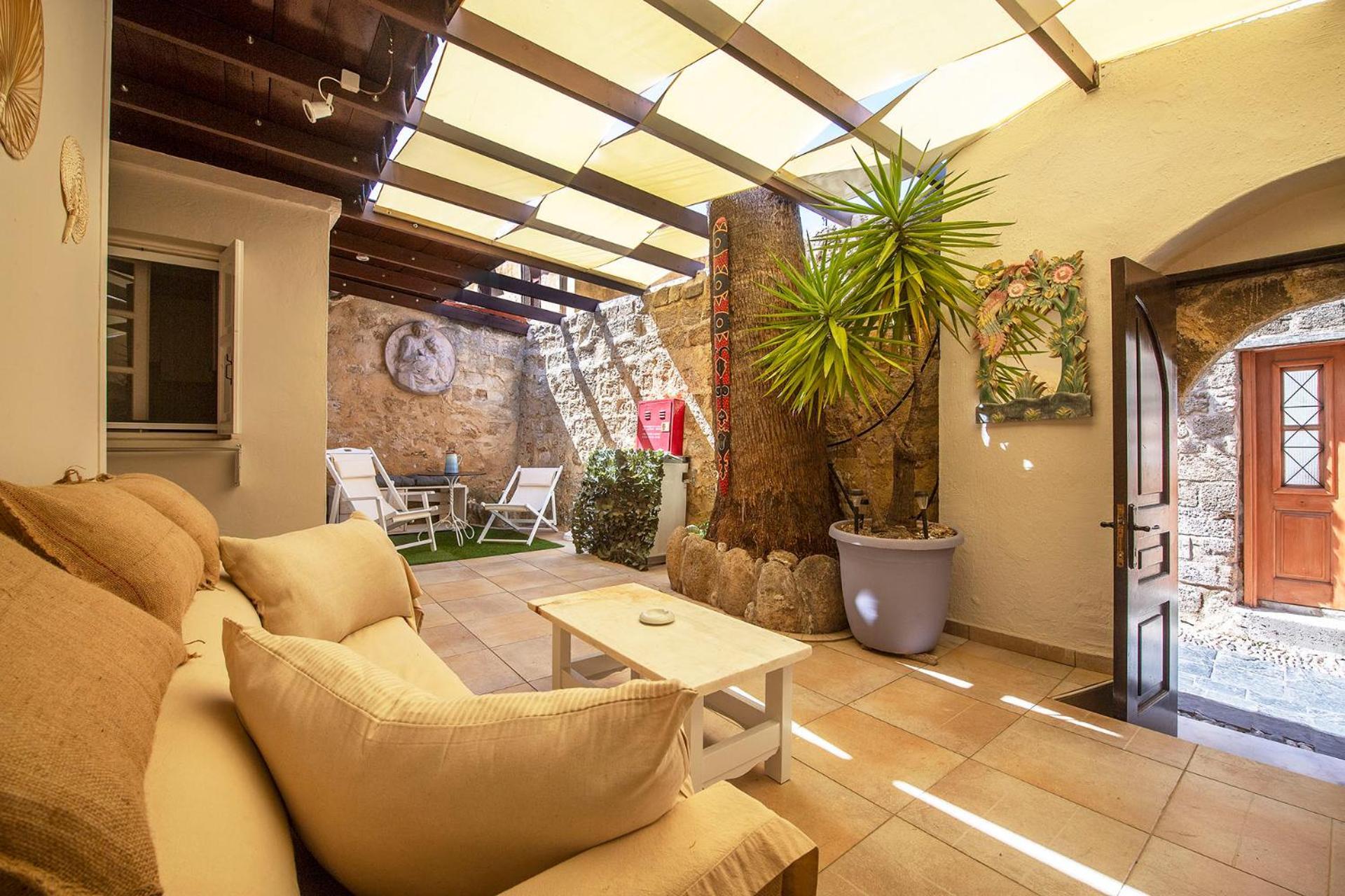 Old Town Corner Luxury Studios Rhodes City ภายนอก รูปภาพ