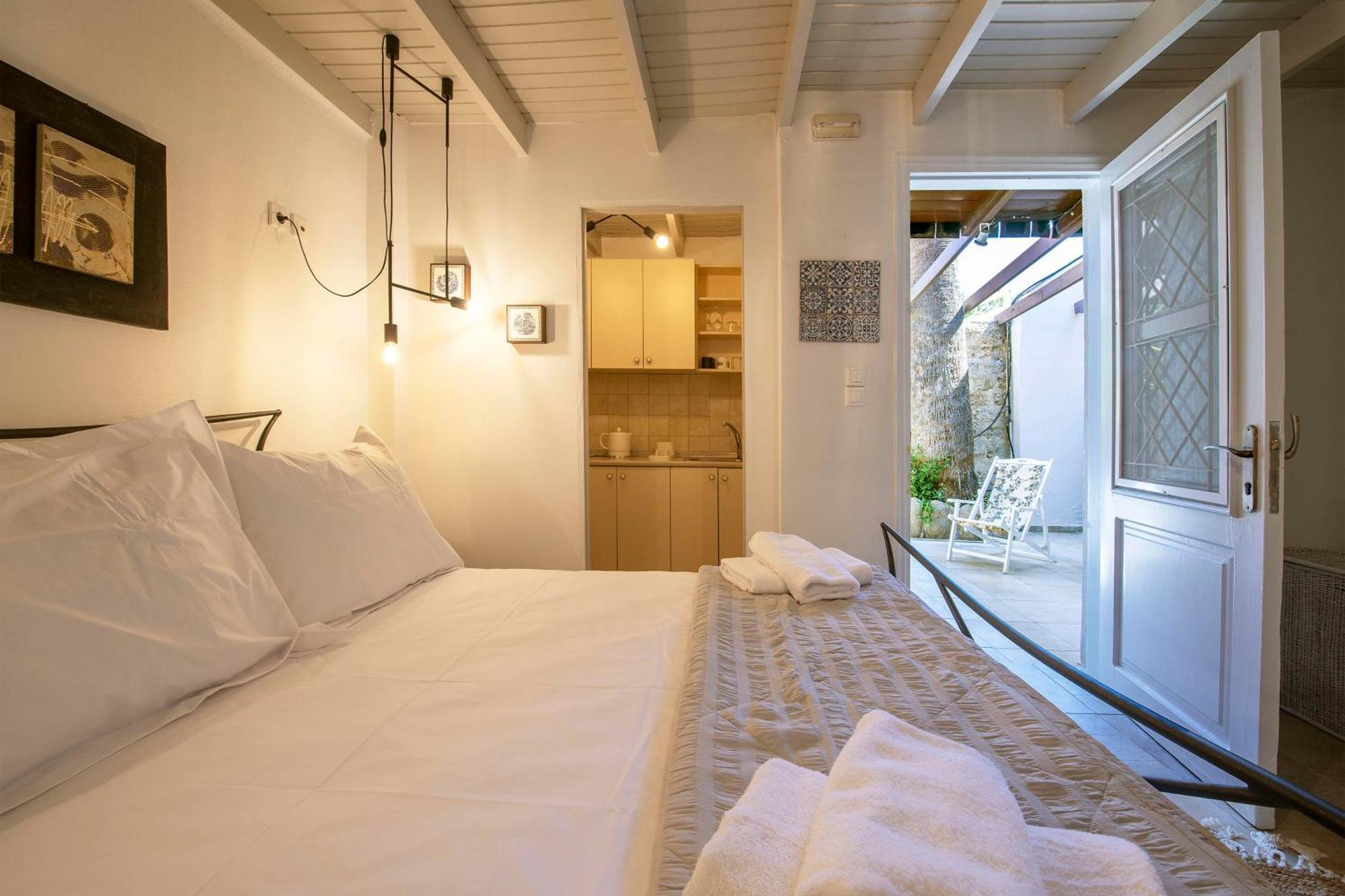 Old Town Corner Luxury Studios Rhodes City ภายนอก รูปภาพ