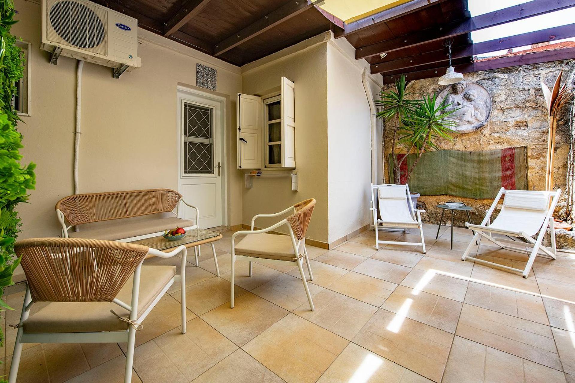 Old Town Corner Luxury Studios Rhodes City ภายนอก รูปภาพ