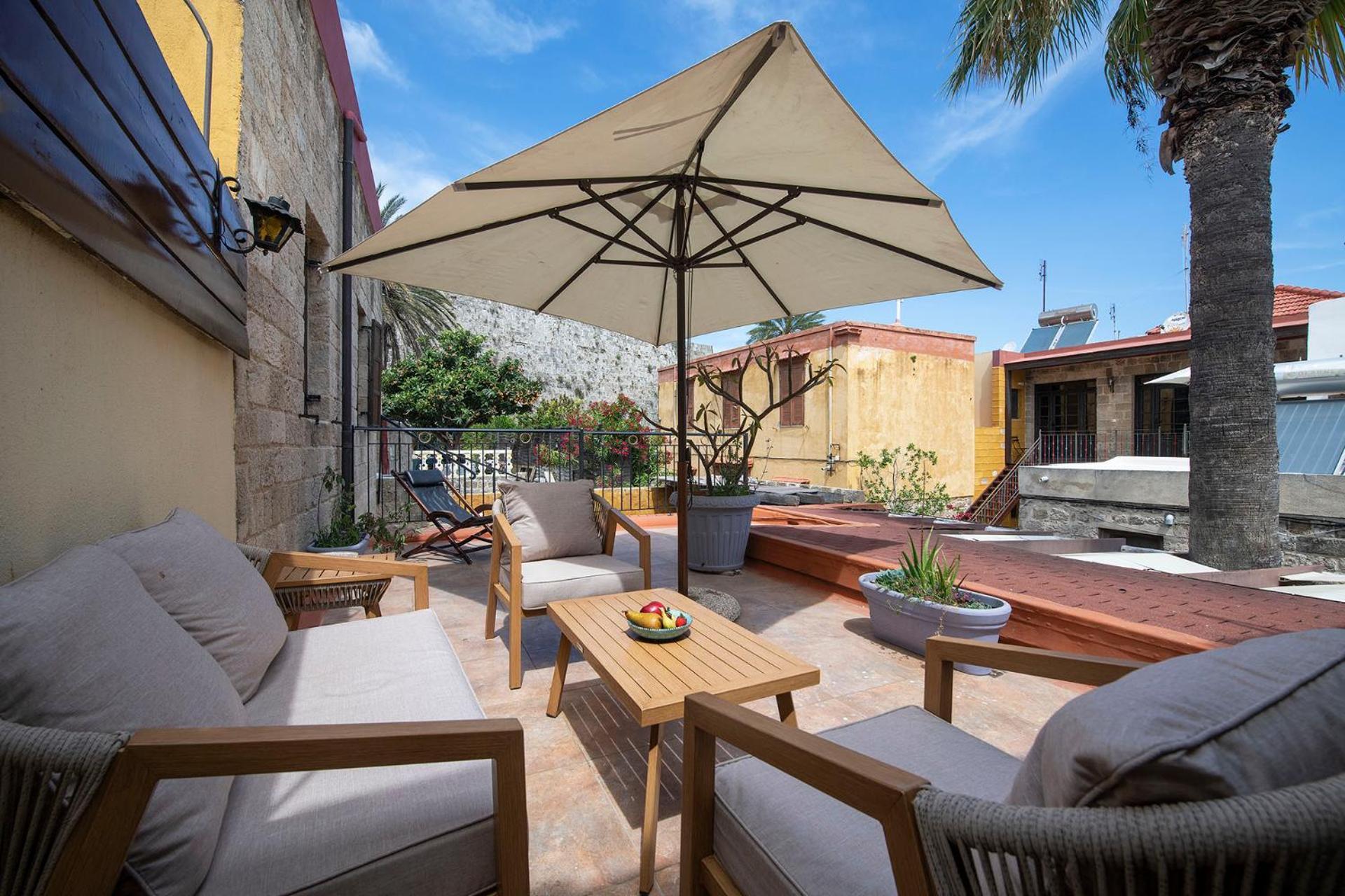 Old Town Corner Luxury Studios Rhodes City ภายนอก รูปภาพ